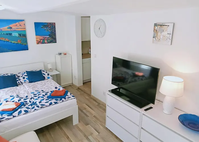 Apartman Kacov شقة