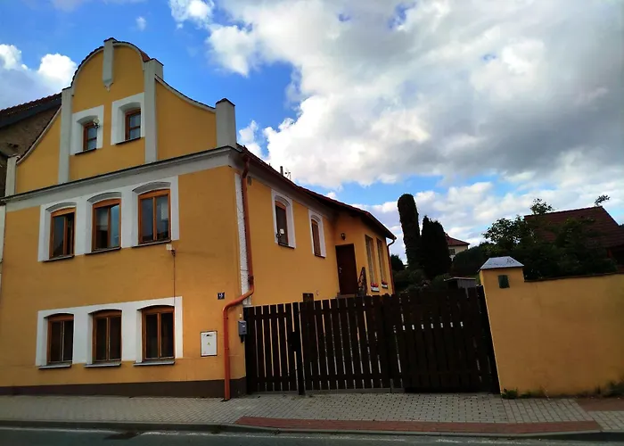 Apartman Kacov شقة *